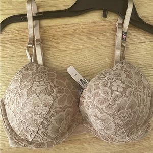 NWT Victoria’s Secret push up bra